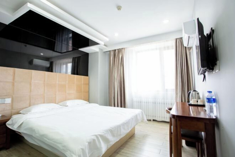 Bedroom 1, Laike Hotel (Harbin Railway Station Museum), Harbin