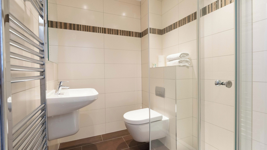Bathroom 3, Teddington Lodge, London