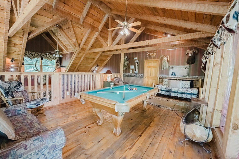 Others 5, Big Kahuna Lodge, Sevier