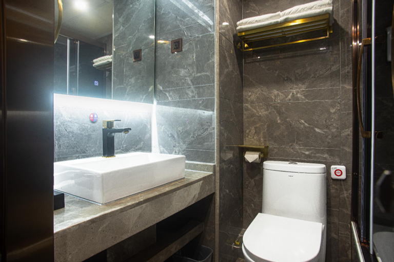 Bathroom 4