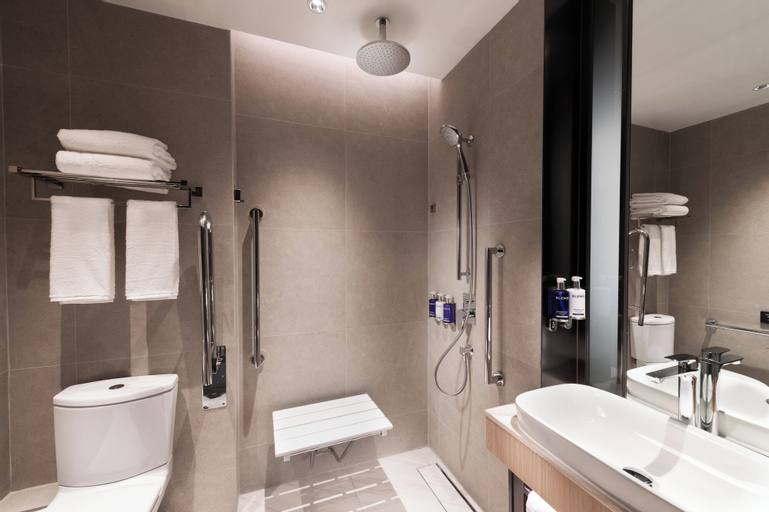 Bathroom 7
