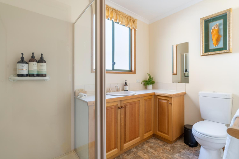 3, Sunny Beach Holiday Home 80A, Kingborough