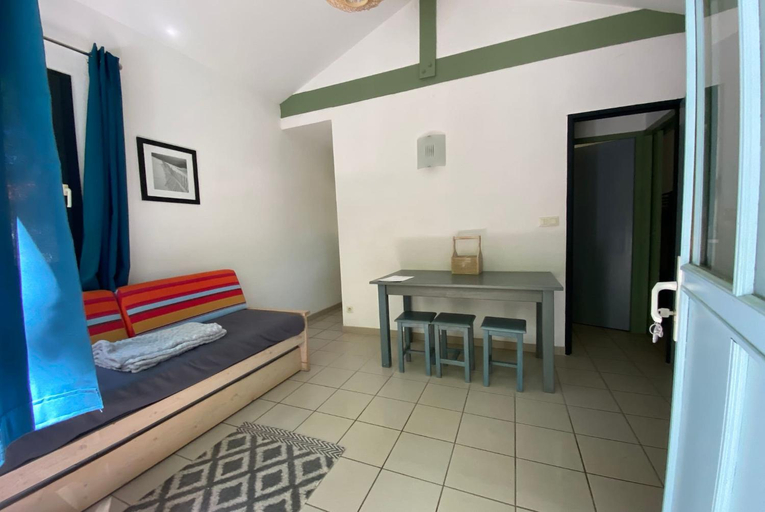 Bedroom 3, maisonnette 6 pers dans residence avec piscine, Gironde