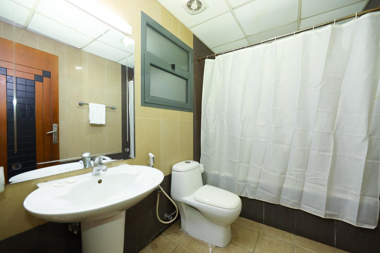 Bathroom 11