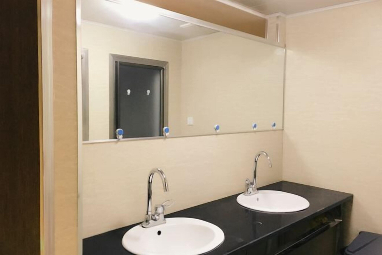 Bathroom 3, Friendship City New Town Hotel, Shuangyashan