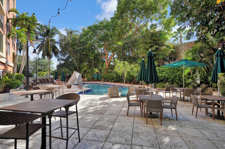 Food & Drinks, Serene Cozy Retreat with Balcony, Miami-Dade