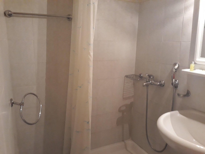 Bathroom 4, Nestor, West Greece