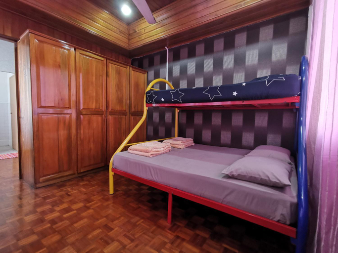 Bedroom 2, Shangrila House, Tawau