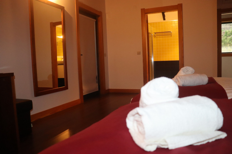 Bedroom 2, Casa da Escola, Vouzela