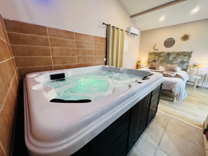Hot tub, Laloveroom, Alpes-de-Haute-Provence