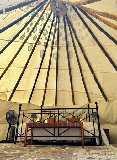 Others 5, Yellowstone Tipis, Park