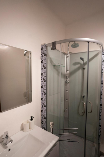 Bathroom 9