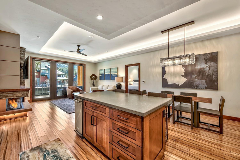Dining Room 7