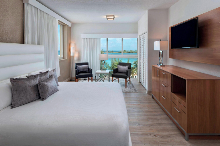Bedroom 4, Courtyard by Marriott Nassau Downtown/Junkanoo Beach