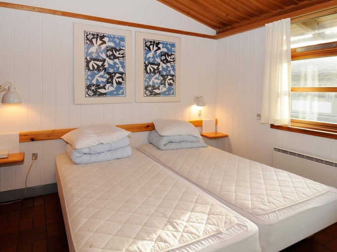 Bedroom 2, 4 Person Holiday Park Home in Gilleleje, Gribskov
