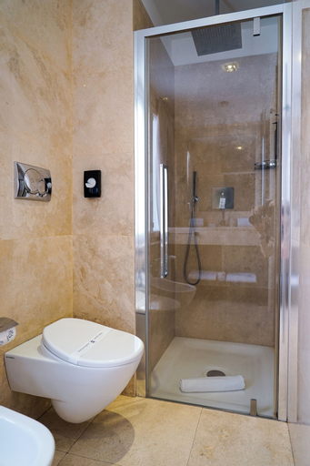 Bathroom 7