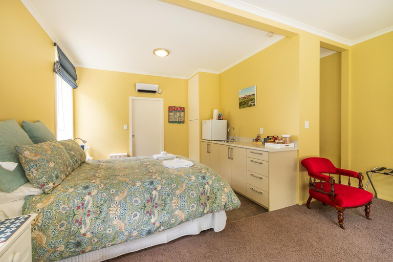 Others 4, The Farm Bed & Breakfast, Dunedin