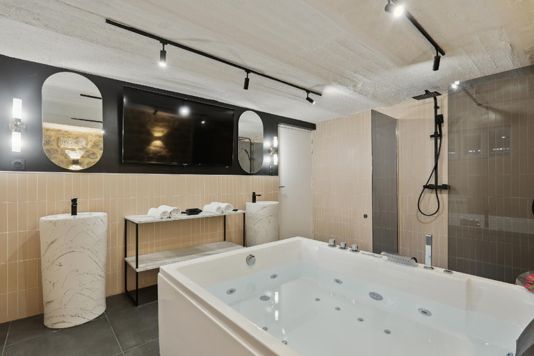 Bathroom 3, 5 Kazabella Charming apartment jacuzzi Maisons Alfort, Val-de-Marne