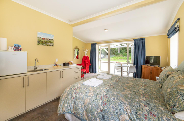 Others 2, The Farm Bed & Breakfast, Dunedin