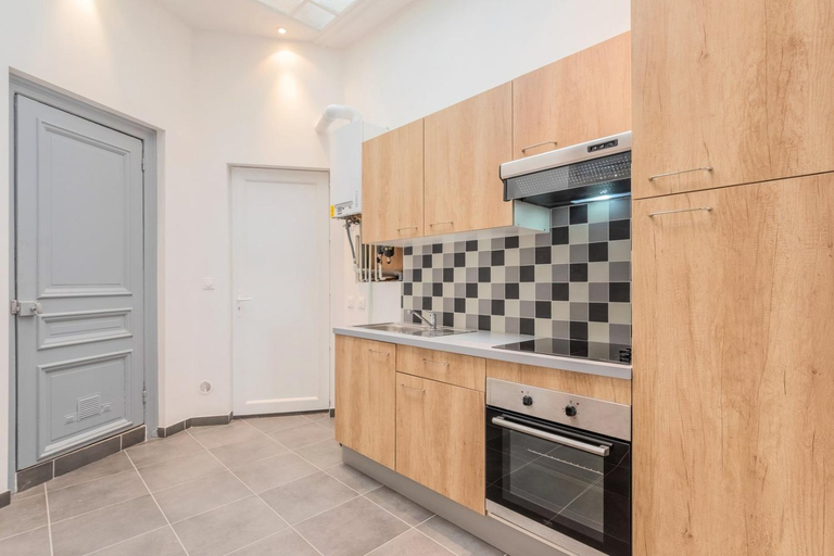 Others 5, 4-bedroom house centre, near the metro + car park, Nord