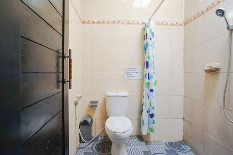 Bathroom 25