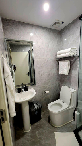 Bathroom 3, Da'Bryl Luxury Suites, Dagoretti North