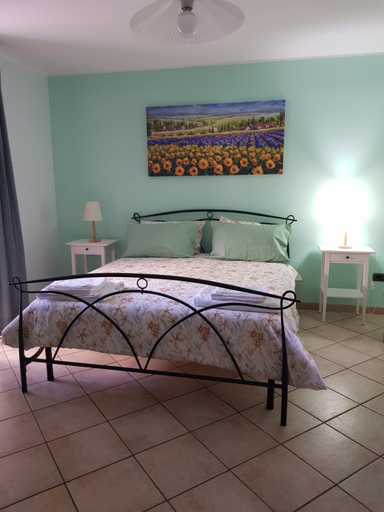 Bedroom 2, B&B Ortensia, Salerno