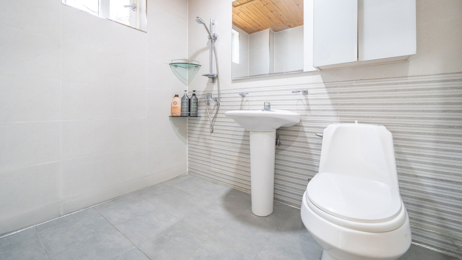 Bathroom 4, Gyepngju Camino Pool Villa, Gyeongju