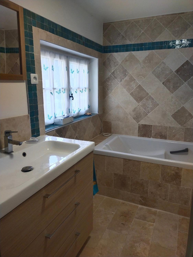 Bathroom 2, Par les Pres et les Bois de Sologne, Loir-et-Cher