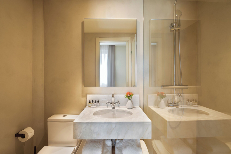 Bathroom 3, Hotel Casa Teva, Barcelona