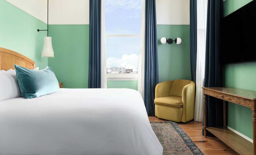 Bedroom 2, The Drayton Hotel Savannah, Curio Collection by Hilton, Chatham