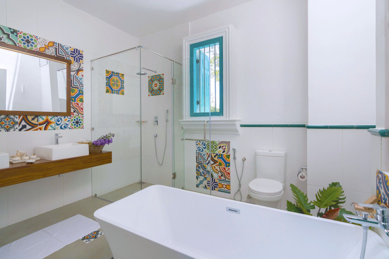 Bathroom 5, 33 Lake Terrace, Hikkaduwa