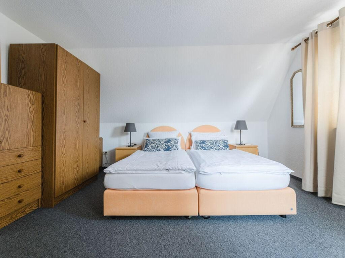 Others 2, on the sunny slope Modern retreat, Hochsauerlandkreis