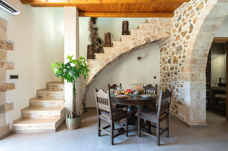 Others 3, Villa Eliomylos, Crete