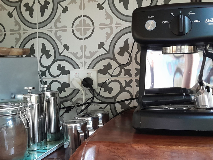 Food & Drinks 5, Mapleton Peaceful Provence BnB, Maroochy
