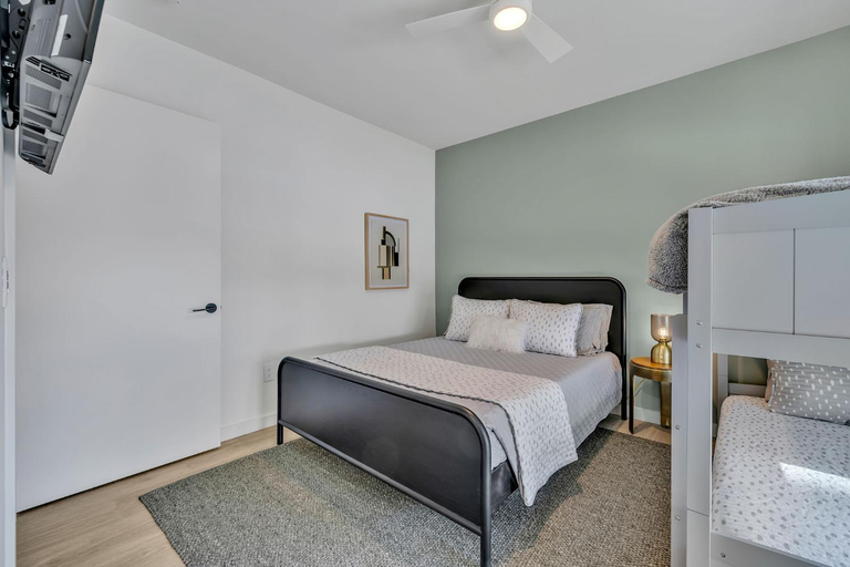 Bedroom 3, HUGE downtown corner unit- Pool-Gym-Walk 2 Broadway, Davidson