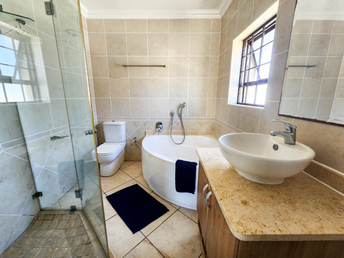 Bathroom 11