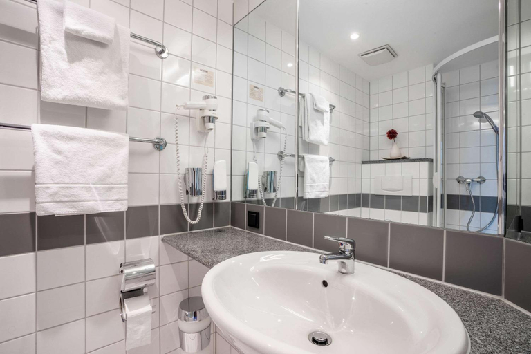 Bathroom 4, MEAT UND STAY Hotel, München