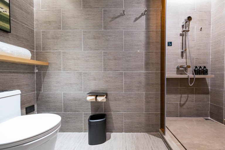 Bathroom 3, Atour Hotel Nanjing Pukou Economic Development Zone Qiaolin, Nanjing