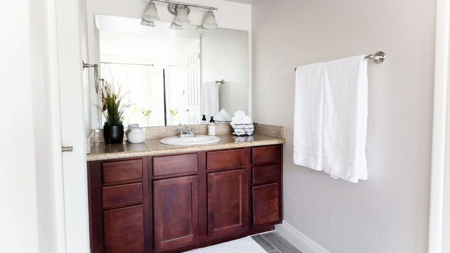 Bathroom, Stylish Old Town 2 Bdrm Ground Floor Condo, Maricopa