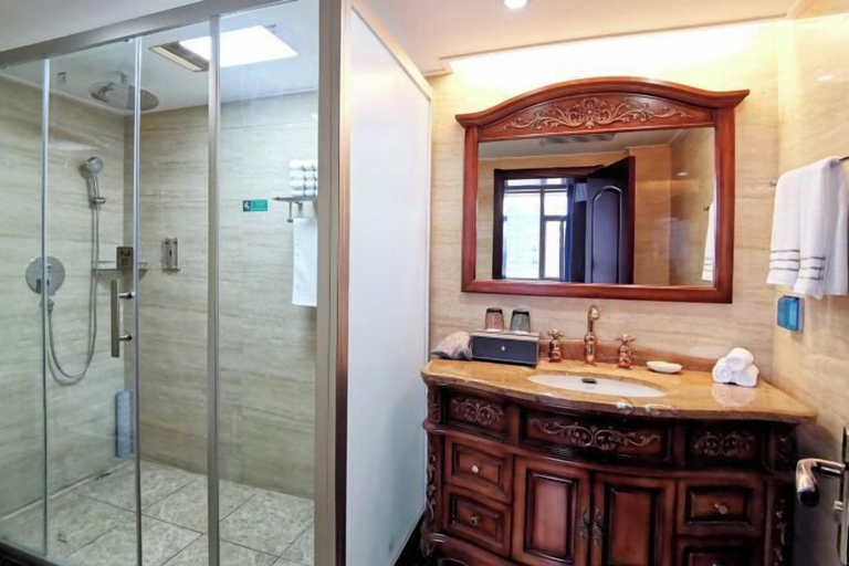 Bathroom 3, Yang Quan Hotel, Yangquan