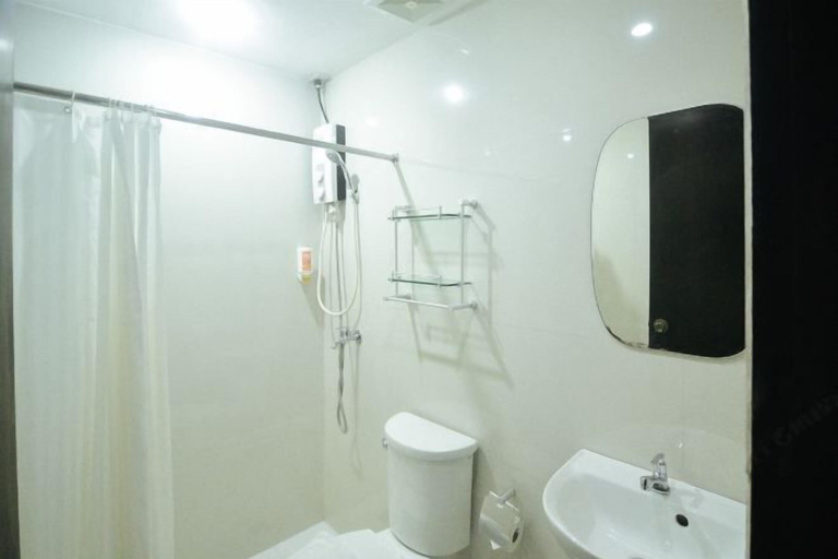 Bathroom, Sans Hotel at Rana Cebu, Cebu City