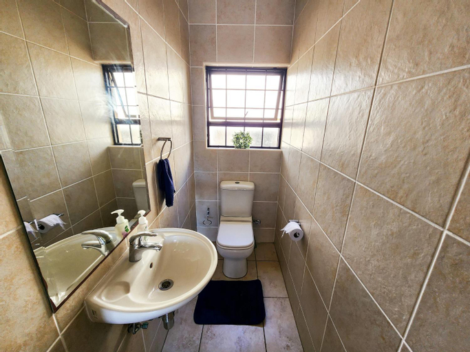 Bathroom 10