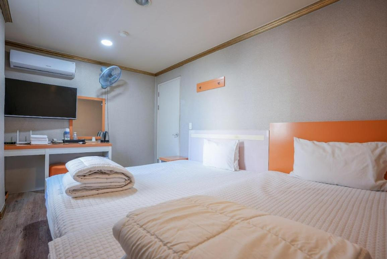 Bedroom 3, Busan Daeyeondong K, Nam