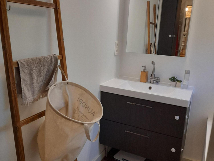 Bathroom 2, Oud-Turnhout Nature Chalet, Antwerpen