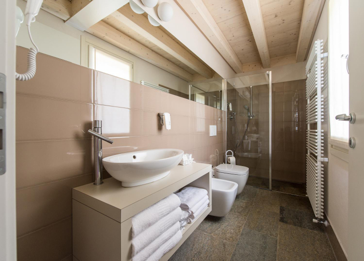 Bathroom, Quader, Brescia