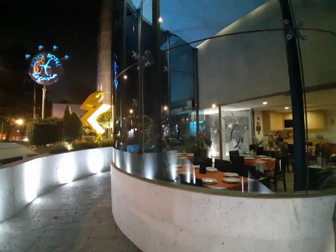Food & Drinks 3, AUTO HOTEL LEGARIA, Tultitlán