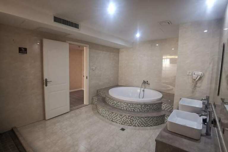 Bathroom 4, Xinshan Hotel, Shaoxing