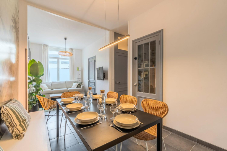 Others 4, 4-bedroom house centre, near the metro + car park, Nord