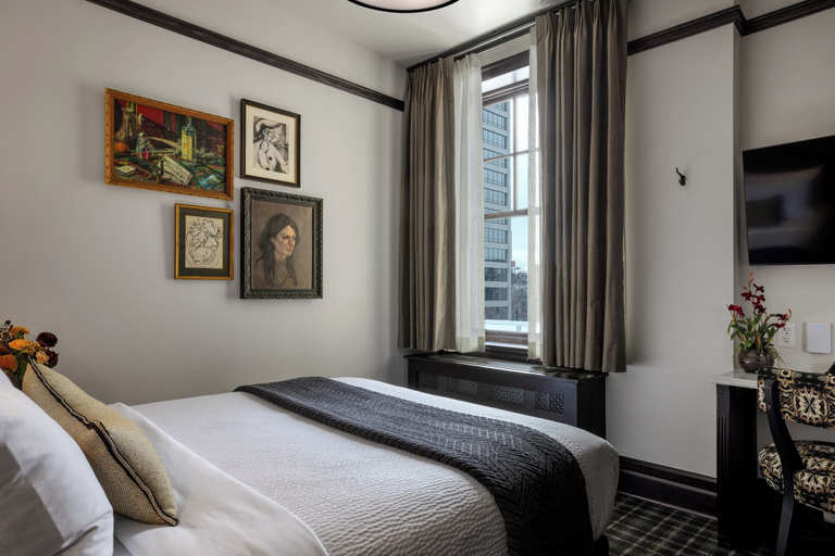 Bedroom 2, The Avery Hotel, Ada